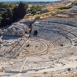 https://la-trinacria-1.sicilyhotelsitaly.net