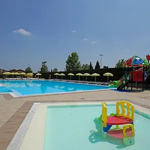 https://residence-villaggio-tiglio.it-lombardy.com